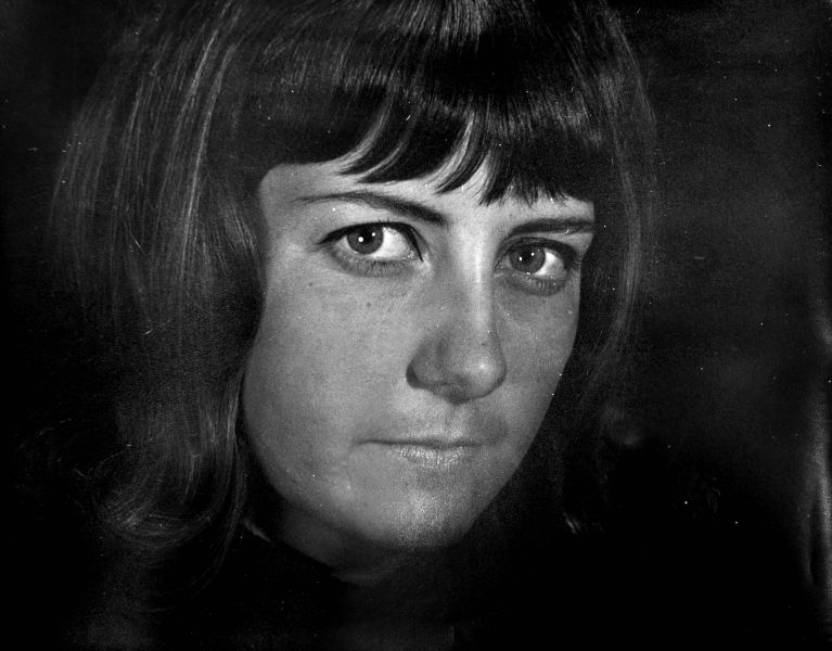 File:Portrait of a girl.jpg