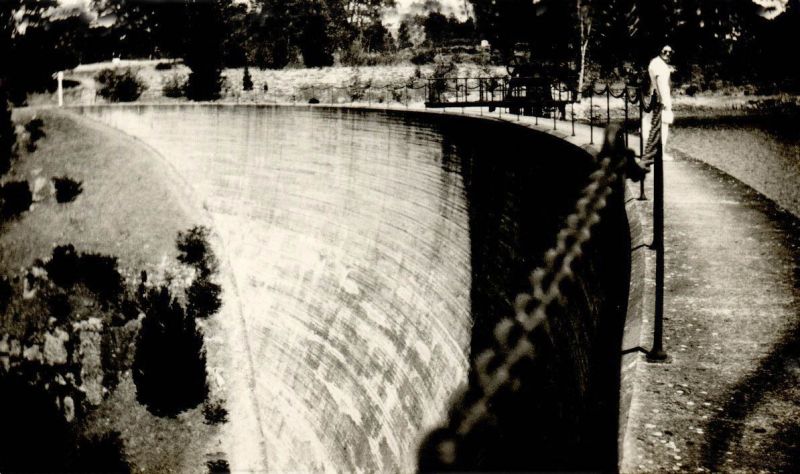 File:Whispering wall south para res..jpg