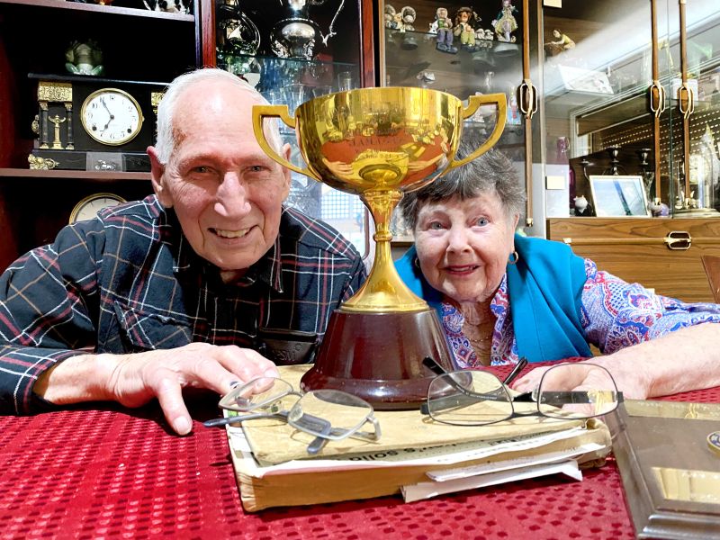 File:John and Dawn Schultz.jpg