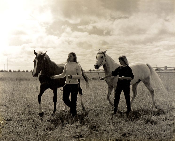 File:Two girls with horses.jpg